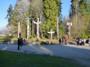 Die berühmt berüchtigten Totempfäle der Ureinwohner im Park